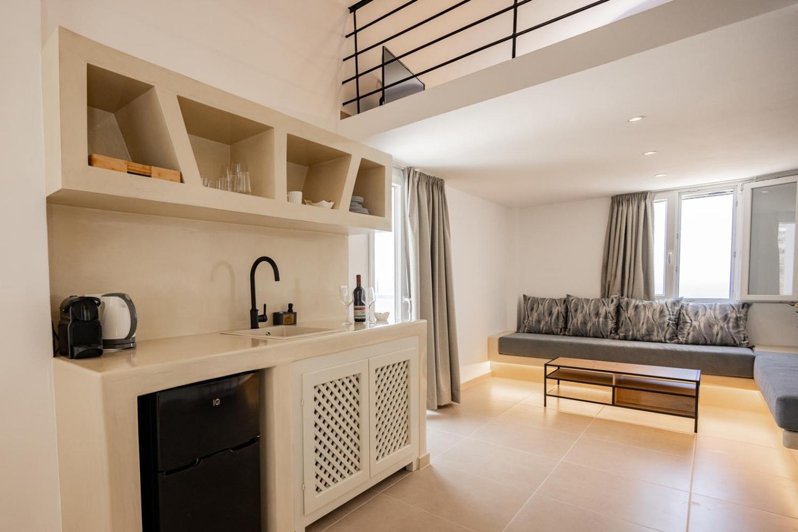 Theophrasti Suites Foinikiá Habitación foto
