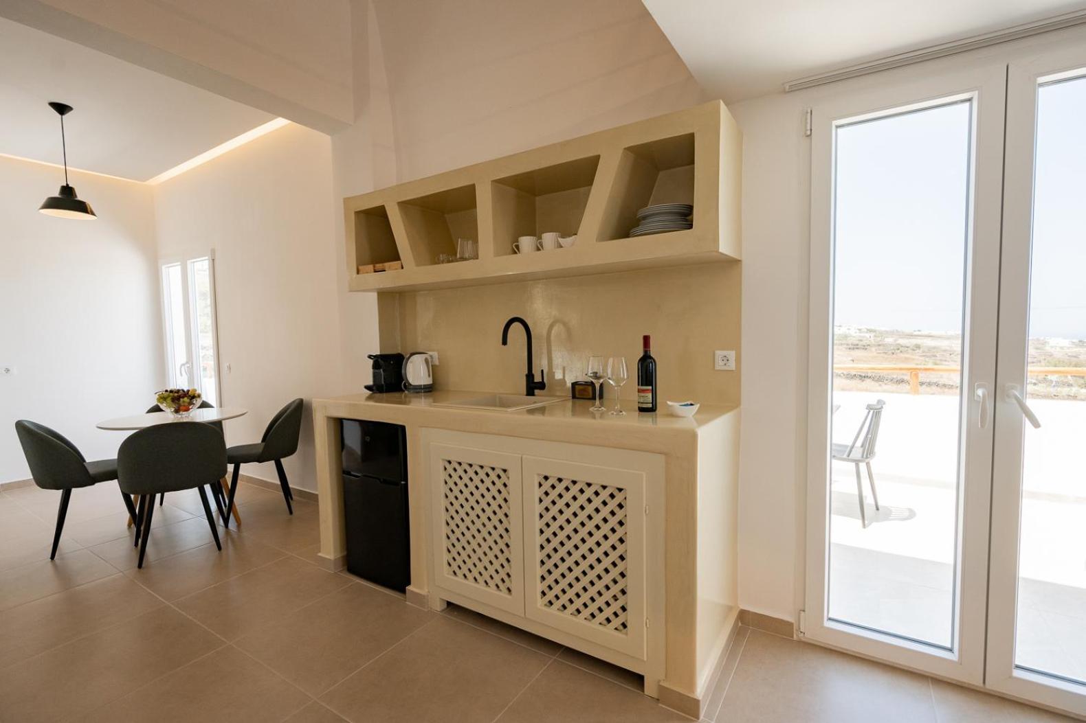 Theophrasti Suites Foinikiá Habitación foto